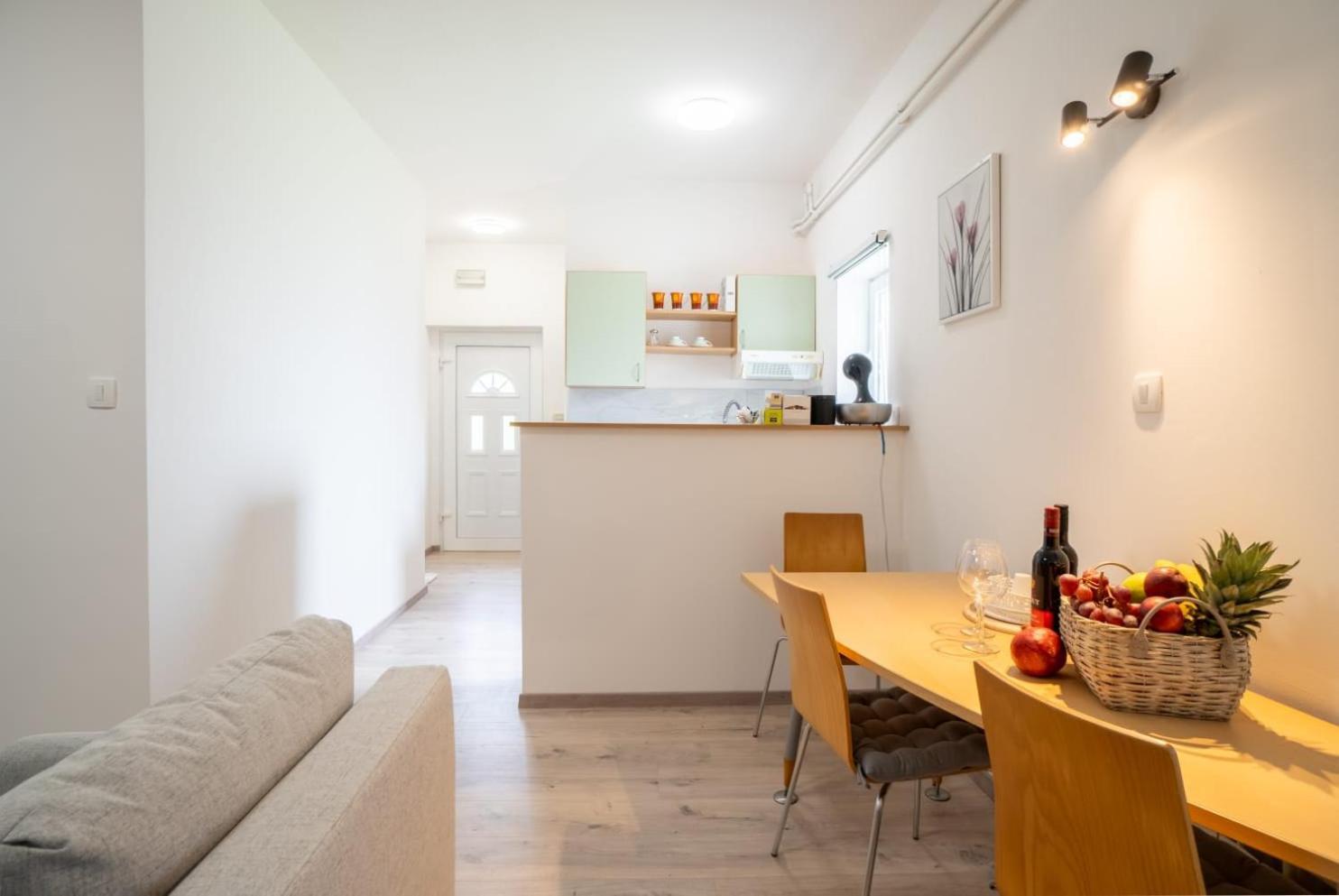 Apartman Mihovil Gospić Eksteriør bilde